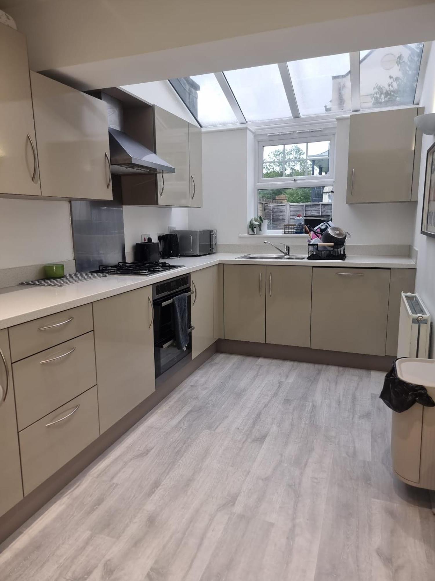 Bromley Common- Double Bedroom With En-Suite With Private Lounge In Shared Town House Exterior foto